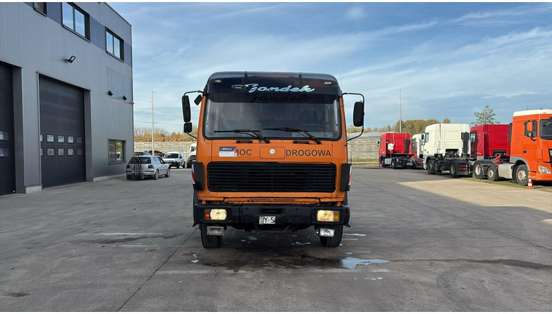 Mercedes-Benz SK 2222 (V6 / FULL STEEL / LAMES / BOITE MANUELLE / POMPE MANUELLE / 8 ROUES / 6X2) - Chassis lastebil: bilde 2 Mercedes-Benz SK 2222 (V6 / FULL STEEL / LAMES / BOITE MANUELLE / POMPE MANUELLE / 8 ROUES / 6X2) - Chassis lastebil: bilde 2