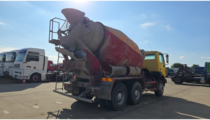 Mercedes-Benz SK 2527 (MALAXEUR / MIXER / POSSIBLE COMME CHASSIS / 6X4 / LAMES / GRAND PONT) - Betongbil: bilde 4 Mercedes-Benz SK 2527 (MALAXEUR / MIXER / POSSIBLE COMME CHASSIS / 6X4 / LAMES / GRAND PONT) - Betongbil: bilde 4