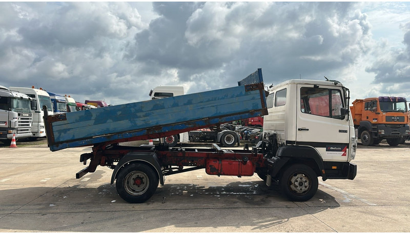 Mercedes-Benz SK 809 (POMPE MANUELLE / MANUAL PUMP / HELPER / AUXILAIRY / SPER / STEEL SUSP.) - Tippbil: bilde 3 Mercedes-Benz SK 809 (POMPE MANUELLE / MANUAL PUMP / HELPER / AUXILAIRY / SPER / STEEL SUSP.) - Tippbil: bilde 3