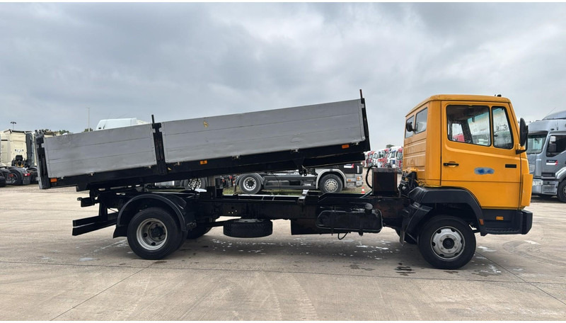 Mercedes-Benz SK 814 (MANUAL PUMP / POMPE MANUELLE / LAMES) - Tippbil: bilde 3 Mercedes-Benz SK 814 (MANUAL PUMP / POMPE MANUELLE / LAMES) - Tippbil: bilde 3