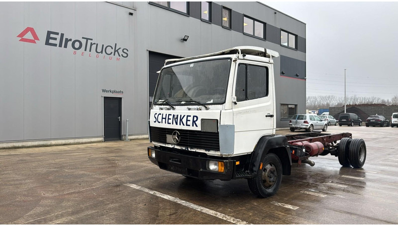Mercedes-Benz SK 814 (MANUAL PUMP / POMPE MANUELLE / LAMES / STEEL SUSP.) - Chassis lastebil: bilde 1 Mercedes-Benz SK 814 (MANUAL PUMP / POMPE MANUELLE / LAMES / STEEL SUSP.) - Chassis lastebil: bilde 1