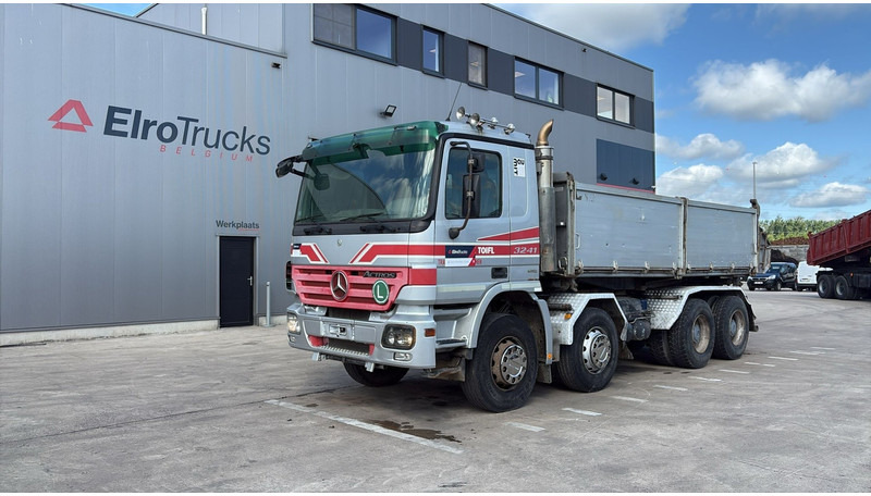 Mercedes-Benz actros 3241 (8X4 / LAMES / GRAND PONT / GRAND BENNE / 3 PONTS / TRES BONNE ETAT) - Tippbil: bilde 1 Mercedes-Benz actros 3241 (8X4 / LAMES / GRAND PONT / GRAND BENNE / 3 PONTS / TRES BONNE ETAT) - Tippbil: bilde 1