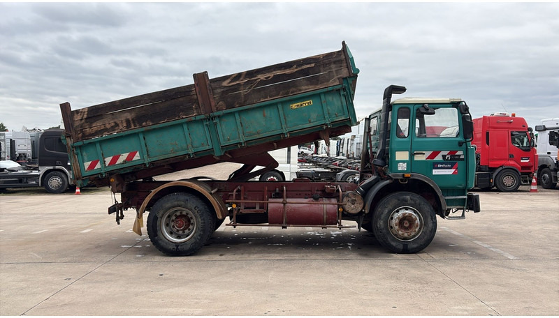 Renault G 300 Manager (LAMES / STEEL SUSP. / GRAND PONT / POMPE MANUELLE) - Tippbil: bilde 4 Renault G 300 Manager (LAMES / STEEL SUSP. / GRAND PONT / POMPE MANUELLE) - Tippbil: bilde 4