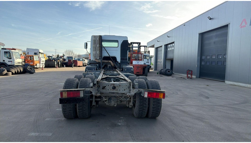 Renault KERAX 370 DCI (BOITE MANUELLE / LAMES / GRAND PONT / STEEL SUSP. / BIG AXLE) - Chassis lastebil: bilde 5 Renault KERAX 370 DCI (BOITE MANUELLE / LAMES / GRAND PONT / STEEL SUSP. / BIG AXLE) - Chassis lastebil: bilde 5