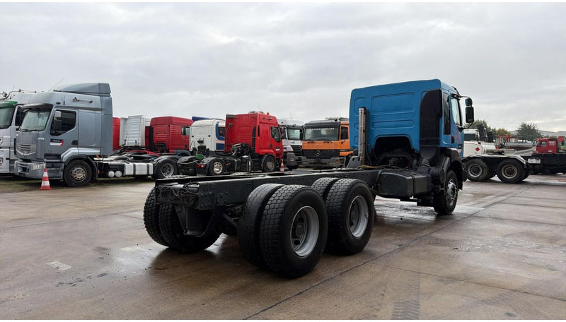 Renault KERAX 420 (LAMES / GRAND PONT / STEEL SUSP. / BIG AXLE / MANUAL GEARBOX / BOITE MANUELLE) - Chassis lastebil: bilde 4 Renault KERAX 420 (LAMES / GRAND PONT / STEEL SUSP. / BIG AXLE / MANUAL GEARBOX / BOITE MANUELLE) - Chassis lastebil: bilde 4