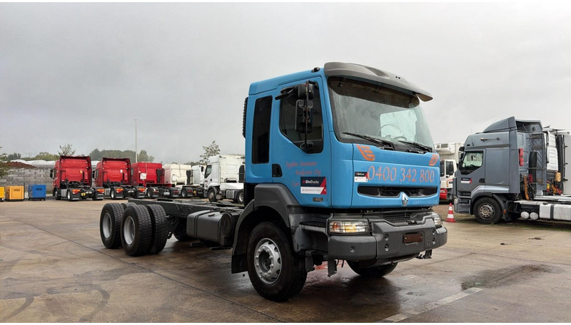 Renault KERAX 420 (LAMES / GRAND PONT / STEEL SUSP. / BIG AXLE / MANUAL GEARBOX / BOITE MANUELLE) - Chassis lastebil: bilde 3 Renault KERAX 420 (LAMES / GRAND PONT / STEEL SUSP. / BIG AXLE / MANUAL GEARBOX / BOITE MANUELLE) - Chassis lastebil: bilde 3