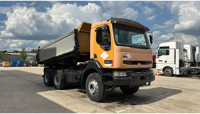 Renault Kerax 385 (POMPE MANUELLE / MANUAL PUMP / 6X4 / LAMES / GRAND PONT) - Tippbil: bilde 3 Renault Kerax 385 (POMPE MANUELLE / MANUAL PUMP / 6X4 / LAMES / GRAND PONT) - Tippbil: bilde 3