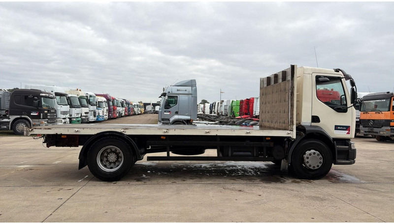 Renault Midlum 270 (18 TONNES / BOITE MANUELLE / MANUAL GEARBOX / GOOD CONDITION) - Planbil: bilde 4 Renault Midlum 270 (18 TONNES / BOITE MANUELLE / MANUAL GEARBOX / GOOD CONDITION) - Planbil: bilde 4