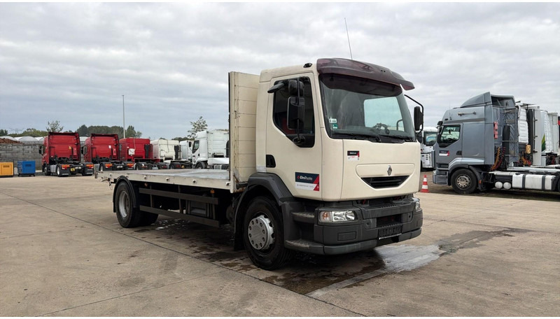 Renault Midlum 270 (18 TONNES / BOITE MANUELLE / MANUAL GEARBOX / GOOD CONDITION) - Planbil: bilde 3 Renault Midlum 270 (18 TONNES / BOITE MANUELLE / MANUAL GEARBOX / GOOD CONDITION) - Planbil: bilde 3