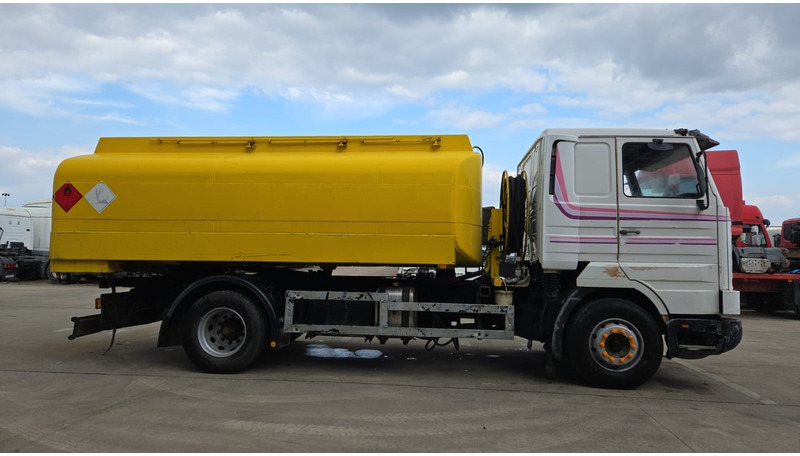 Scania 113-360 (13500L / POMPE MANUELLE / MANUAL PUMP / TOP CONDITION / WITH PUMP + COUNTER !!) - Tankbil: bilde 4 Scania 113-360 (13500L / POMPE MANUELLE / MANUAL PUMP / TOP CONDITION / WITH PUMP + COUNTER !!) - Tankbil: bilde 4