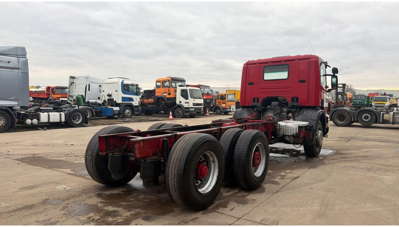 Scania 124 - 400 (MANUAL PUMP / 6X2 / BIG AXLE / GRAND PONT / POMPE MANUELLE) - Chassis lastebil: bilde 4 Scania 124 - 400 (MANUAL PUMP / 6X2 / BIG AXLE / GRAND PONT / POMPE MANUELLE) - Chassis lastebil: bilde 4