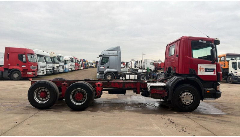Scania 124 - 400 (MANUAL PUMP / 6X2 / BIG AXLE / GRAND PONT / POMPE MANUELLE) - Chassis lastebil: bilde 3 Scania 124 - 400 (MANUAL PUMP / 6X2 / BIG AXLE / GRAND PONT / POMPE MANUELLE) - Chassis lastebil: bilde 3