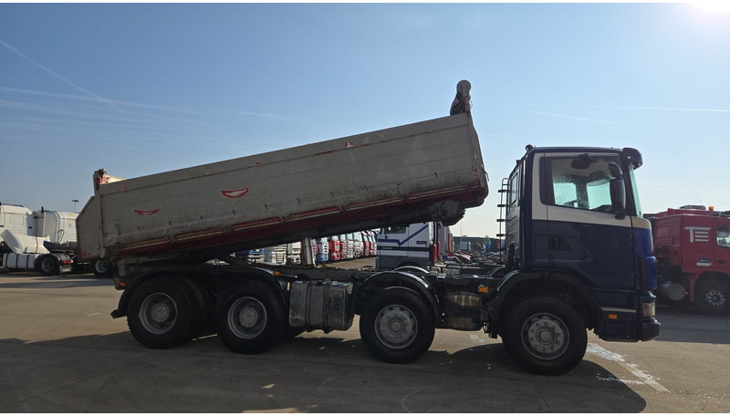Scania 124-420 (BIG AXLE / GRAND PONT / LAMES / STEEL SUSP. / MANUAL GEARBOX / BOITE MANUELLE) - Tippbil: bilde 4 Scania 124-420 (BIG AXLE / GRAND PONT / LAMES / STEEL SUSP. / MANUAL GEARBOX / BOITE MANUELLE) - Tippbil: bilde 4