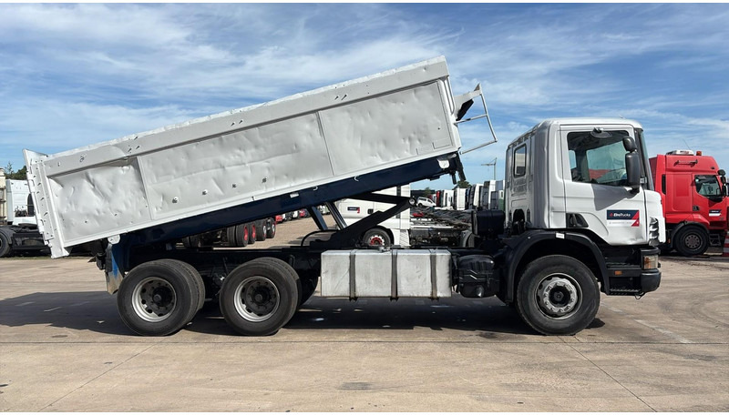 Scania 94 - 260 (BOITE MANUELLE / LAMES / STEEL SUSP. / 6X4 / MANUAL GEARBOX) - Tippbil: bilde 3 Scania 94 - 260 (BOITE MANUELLE / LAMES / STEEL SUSP. / 6X4 / MANUAL GEARBOX) - Tippbil: bilde 3