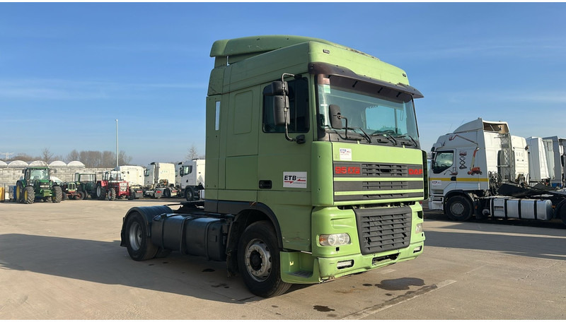 DAF XF 95.430 (EURO 2 / MANUAL PUMP / POMPE MANUELLE / BOITE MANUELLE) - Trekkvogn: bilde 3 DAF XF 95.430 (EURO 2 / MANUAL PUMP / POMPE MANUELLE / BOITE MANUELLE) - Trekkvogn: bilde 3