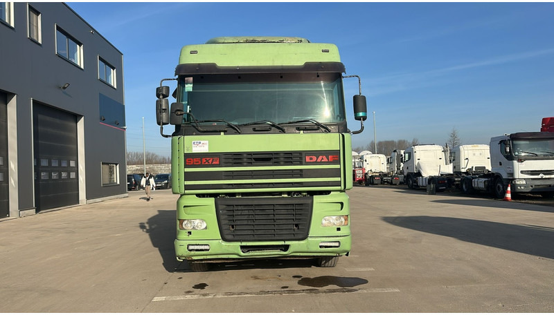DAF XF 95.430 (EURO 2 / MANUAL PUMP / POMPE MANUELLE / BOITE MANUELLE) - Trekkvogn: bilde 4 DAF XF 95.430 (EURO 2 / MANUAL PUMP / POMPE MANUELLE / BOITE MANUELLE) - Trekkvogn: bilde 4