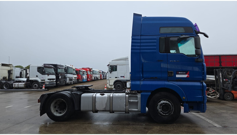 MAN TGA 18.410 (864.000 KM / MANUAL PUMP / MANUAL GEARBOX / RETARDER / POMPE MANUELLE) - Trekkvogn: bilde 4 MAN TGA 18.410 (864.000 KM / MANUAL PUMP / MANUAL GEARBOX / RETARDER / POMPE MANUELLE) - Trekkvogn: bilde 4