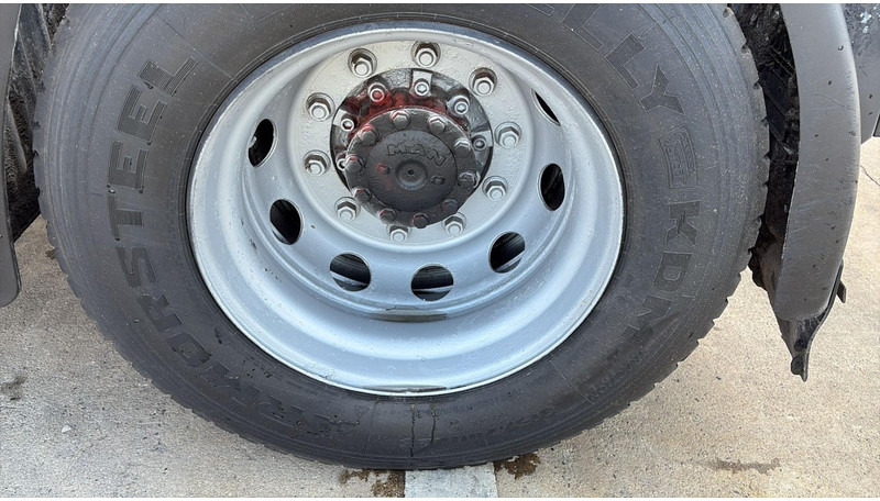 Trekkvogn MAN TGA 18.480 (POMPE MANUELLE / MANUAL PUMP / MANUAL GEARBOX / BOITE MANUELLE): bilde 11 Trekkvogn MAN TGA 18.480 (POMPE MANUELLE / MANUAL PUMP / MANUAL GEARBOX / BOITE MANUELLE): bilde 11