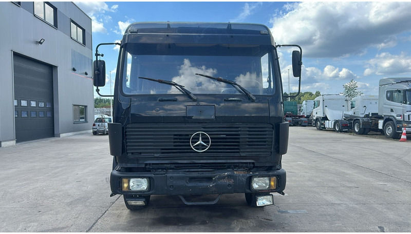 Mercedes-Benz SK 1628 (LAMES / BOITE MANUELLE / V8 / MANUAL PUMP / STEEL SUSP.) - Trekkvogn: bilde 2 Mercedes-Benz SK 1628 (LAMES / BOITE MANUELLE / V8 / MANUAL PUMP / STEEL SUSP.) - Trekkvogn: bilde 2