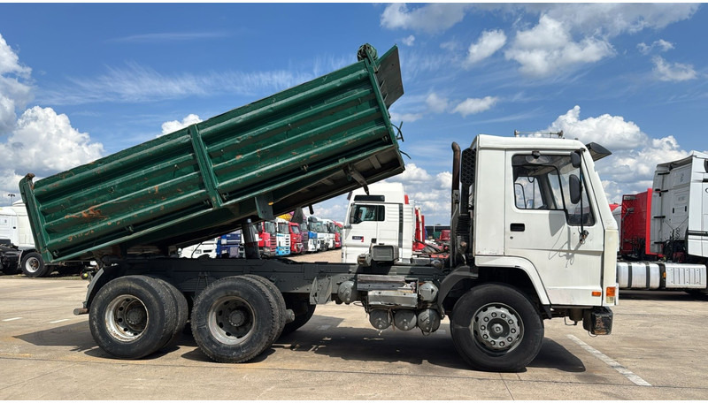 Volvo FL 10 - 280 (LAMES / POMPE MANUELLE / MANUAL PUMP / 6X4 / STEEL SUSP.) - Tippbil: bilde 3 Volvo FL 10 - 280 (LAMES / POMPE MANUELLE / MANUAL PUMP / 6X4 / STEEL SUSP.) - Tippbil: bilde 3