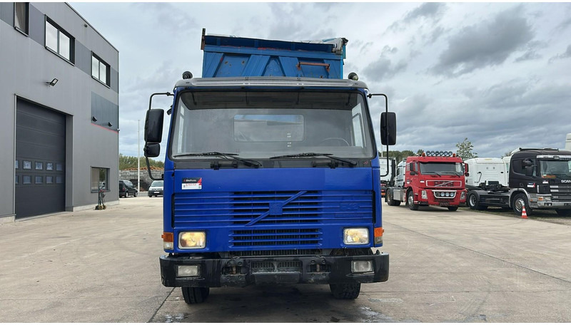 Volvo FL 12.380 (8X4 /STEEL SUSP. / BOITE MANUELLE / MANUAL GEARBOX) - Tippbil: bilde 2 Volvo FL 12.380 (8X4 /STEEL SUSP. / BOITE MANUELLE / MANUAL GEARBOX) - Tippbil: bilde 2