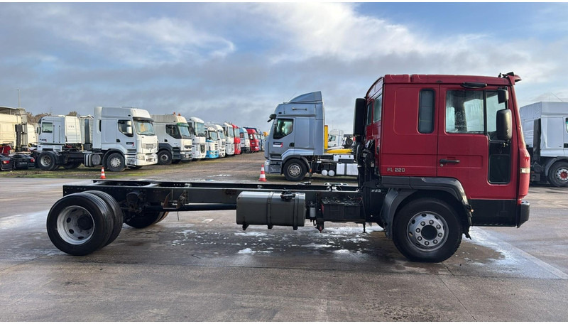 Chassis lastebil Volvo FL 220 (MANUAL GEARBOX / BOITE MANUELLE): bilde 6