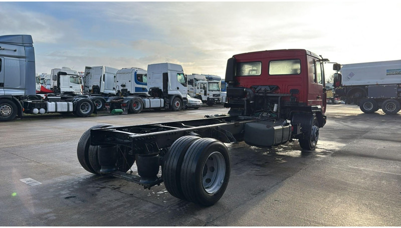 Volvo FL 220 (MANUAL GEARBOX / BOITE MANUELLE) - Chassis lastebil: bilde 4 Volvo FL 220 (MANUAL GEARBOX / BOITE MANUELLE) - Chassis lastebil: bilde 4