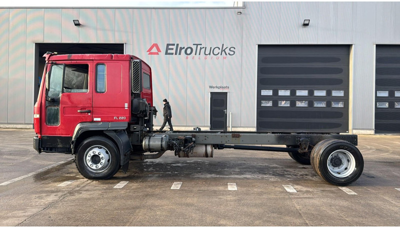 Chassis lastebil Volvo FL 220 (MANUAL GEARBOX / BOITE MANUELLE): bilde 7