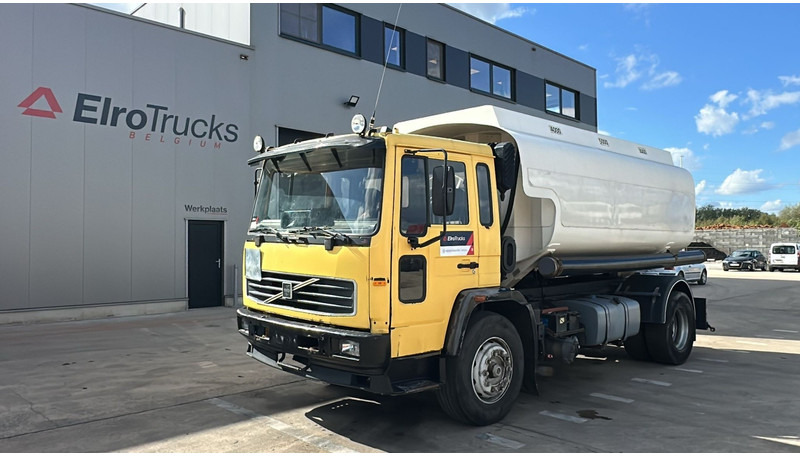 Volvo FL 6-18 (12400 LITERS / 3 COMPARTIMENTS / EURO 2 / STEEL SUSP. / LAMES) - Tankbil: bilde 1 Volvo FL 6-18 (12400 LITERS / 3 COMPARTIMENTS / EURO 2 / STEEL SUSP. / LAMES) - Tankbil: bilde 1