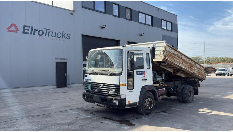 Volvo FL 6 - 8 (MANUAL PUMP / POMPE MANUELLE) - Tippbil: bilde 1 Volvo FL 6 - 8 (MANUAL PUMP / POMPE MANUELLE) - Tippbil: bilde 1