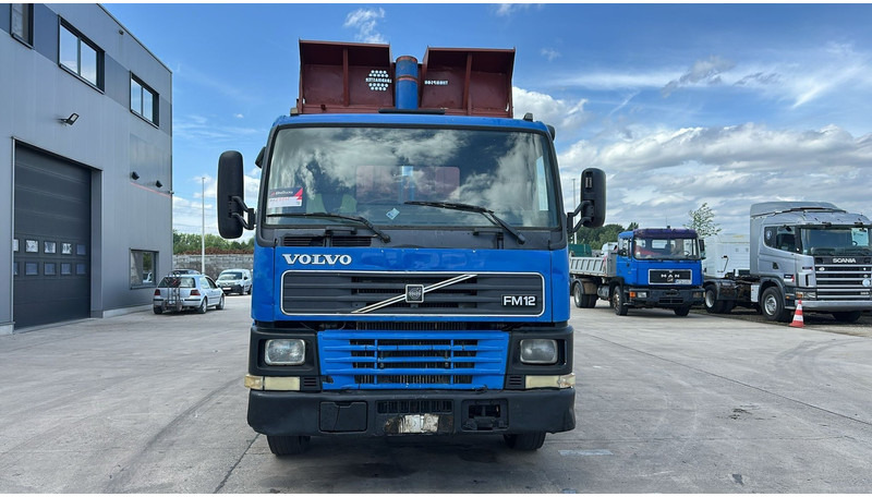 Volvo FM 12 - 340 (MANUAL GEARBOX / STEEL SUSPENSION / LAMES / BOITE MANUELLE) - Tippbil: bilde 2 Volvo FM 12 - 340 (MANUAL GEARBOX / STEEL SUSPENSION / LAMES / BOITE MANUELLE) - Tippbil: bilde 2
