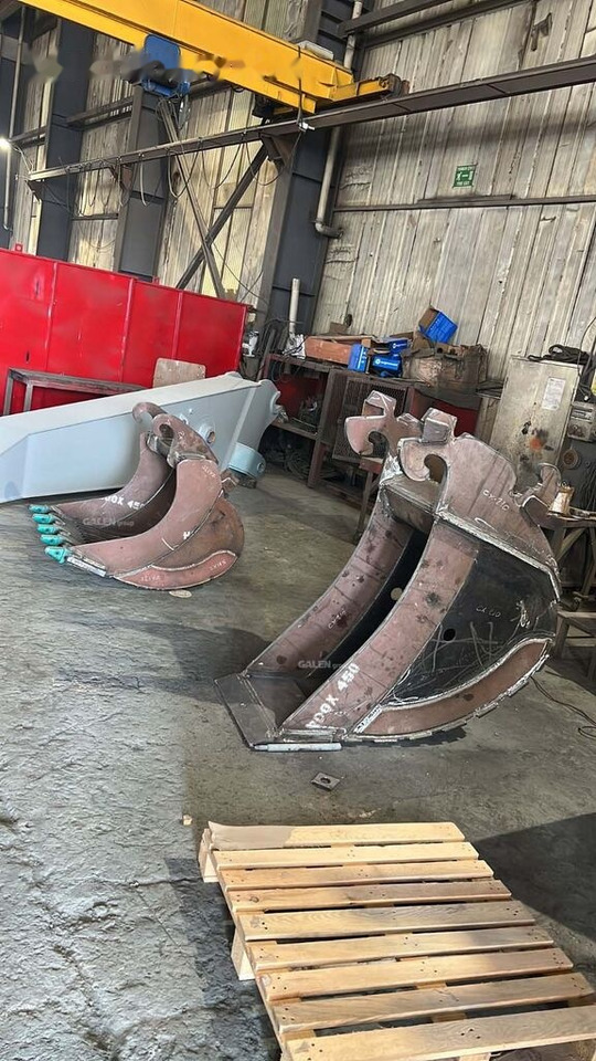 Case CS210 Channel Bucket - Gravemaskinskuffe: bilde 2 Case CS210 Channel Bucket - Gravemaskinskuffe: bilde 2