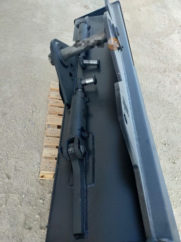 Galen OQ65 Tilt Bucket - Gravemaskinskuffe: bilde 3 Galen OQ65 Tilt Bucket - Gravemaskinskuffe: bilde 3