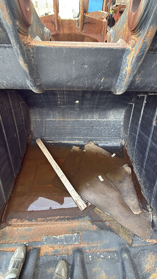 HITACHI ZX520/530 Cheap Second Hand Bucket - Gravemaskinskuffe: bilde 4 HITACHI ZX520/530 Cheap Second Hand Bucket - Gravemaskinskuffe: bilde 4