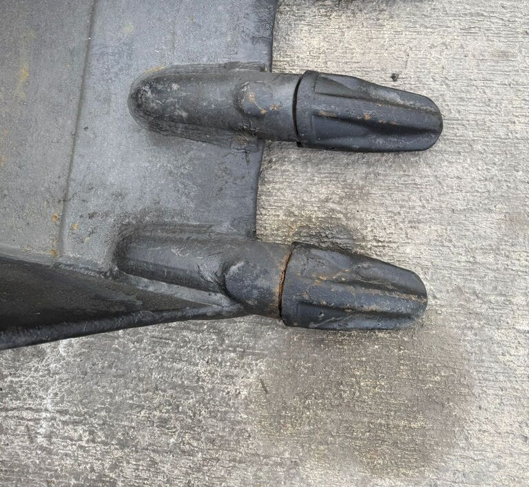 Komatsu PC200 Channel Bucket - Gravemaskinskuffe: bilde 4 Komatsu PC200 Channel Bucket - Gravemaskinskuffe: bilde 4