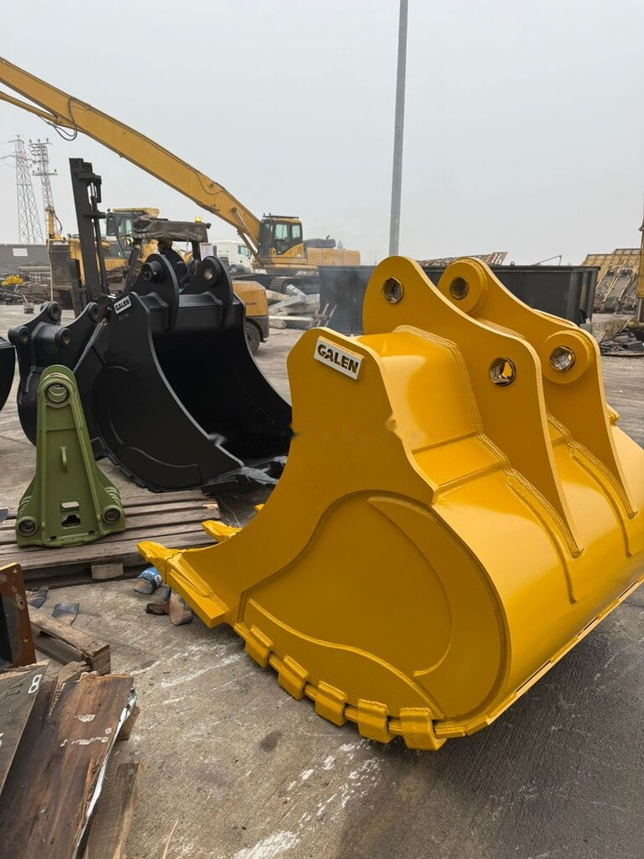 Komatsu PC300 Reinforced General Purpose Bucket - Gravemaskinskuffe: bilde 4 Komatsu PC300 Reinforced General Purpose Bucket - Gravemaskinskuffe: bilde 4
