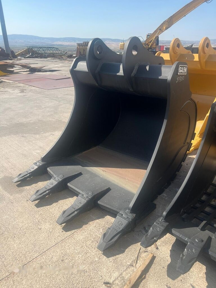 Komatsu PC350 Bucket from Stock - Gravemaskinskuffe: bilde 2 Komatsu PC350 Bucket from Stock - Gravemaskinskuffe: bilde 2