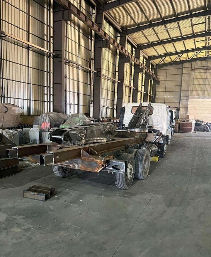 New Knuckle Crane Boom - Kran: bilde 1 New Knuckle Crane Boom - Kran: bilde 1