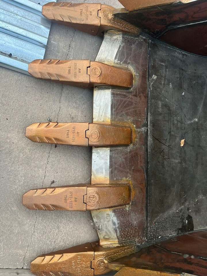 Volvo EC380 Exhibiton Bucket - Gravemaskinskuffe: bilde 1 Volvo EC380 Exhibiton Bucket - Gravemaskinskuffe: bilde 1