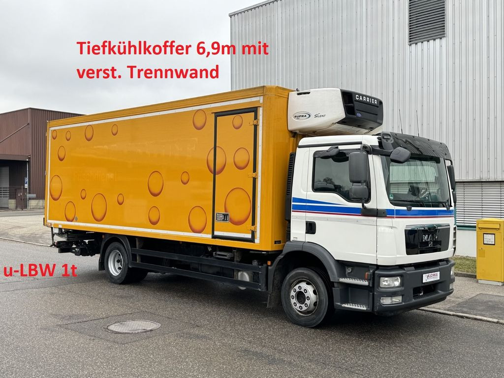 MAN TGM 12.250 Tiefkühlkoffer 6,9m SUPRA 850 LBW E5 MAN TGM 12.250 Tiefkühlkoffer 6,9m SUPRA 850 LBW E5 - Lastebil med kjøl: bilde 1 MAN TGM 12.250 Tiefkühlkoffer 6,9m SUPRA 850 LBW E5 MAN TGM 12.250 Tiefkühlkoffer 6,9m SUPRA 850 LBW E5 - Lastebil med kjøl: bilde 1