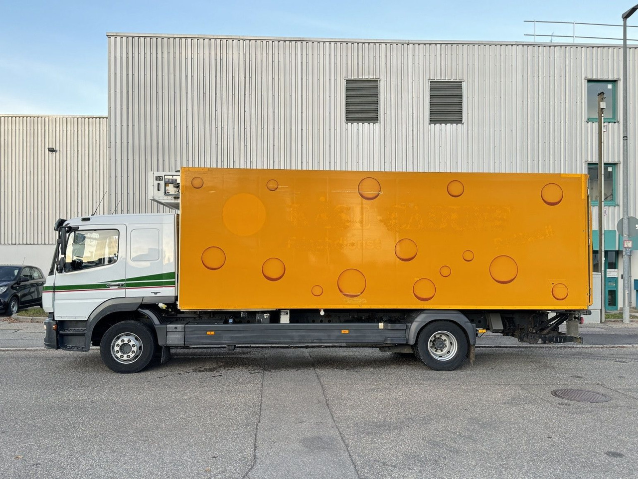 Mercedes-Benz Atego 1524 L-Haus Tiefkühlkoffer 6,9m LBW Tür - Lastebil med kjøl: bilde 4 Mercedes-Benz Atego 1524 L-Haus Tiefkühlkoffer 6,9m LBW Tür - Lastebil med kjøl: bilde 4