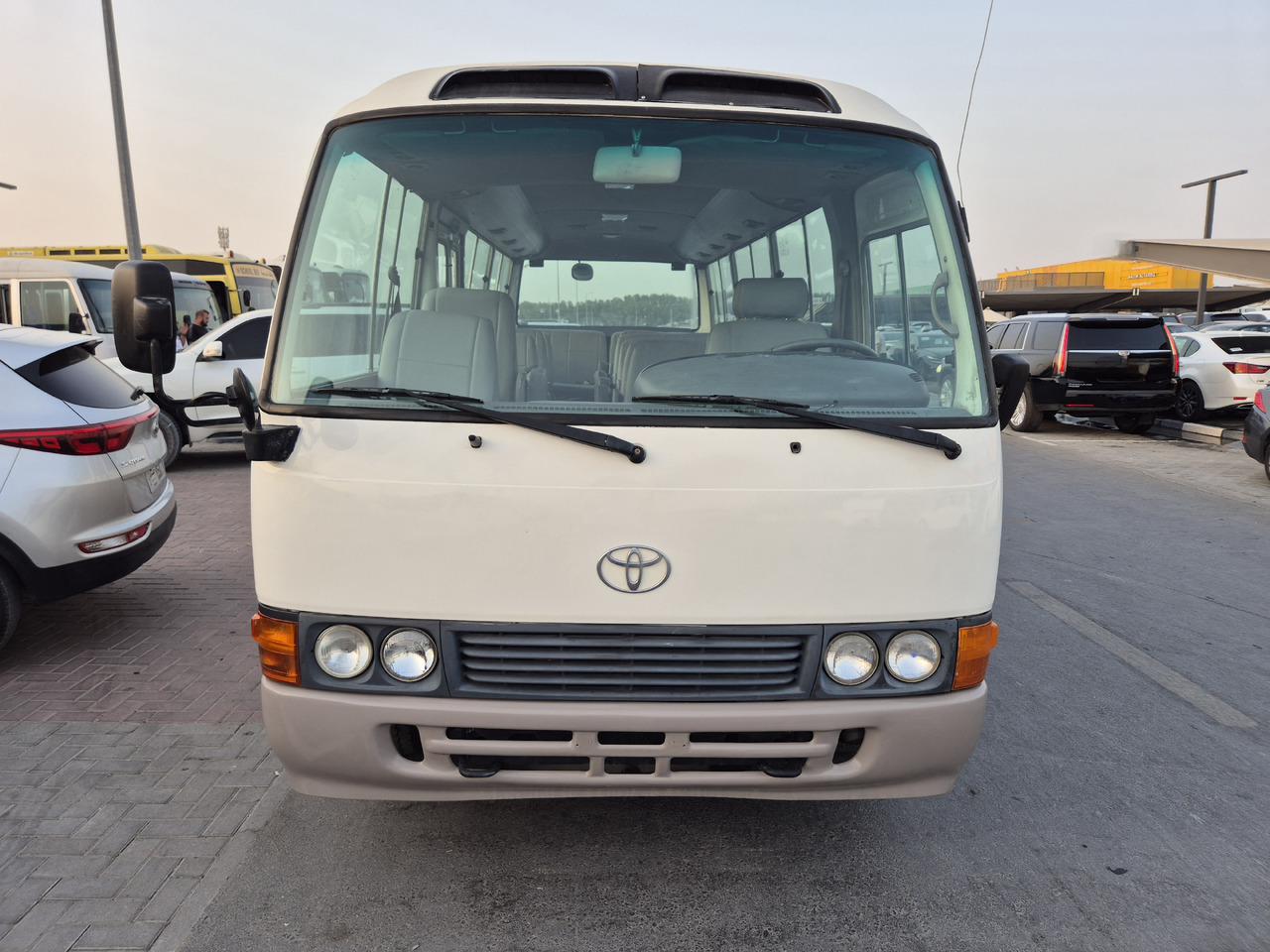 TOYOTA Coaster ... 25 places ...climatisé - Minibuss, Persontransport: bilde 4 TOYOTA Coaster ... 25 places ...climatisé - Minibuss, Persontransport: bilde 4