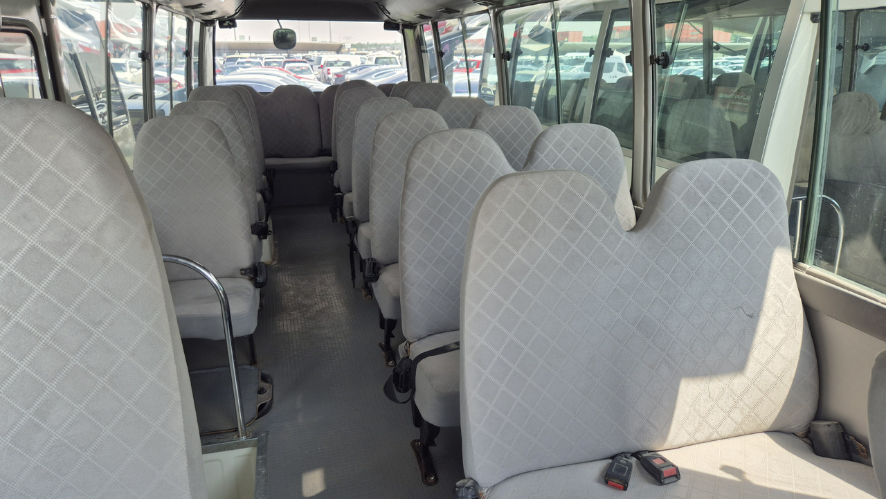 TOYOTA Coaster ... 30 places ... Climatisé - Minibuss, Persontransport: bilde 3 TOYOTA Coaster ... 30 places ... Climatisé - Minibuss, Persontransport: bilde 3