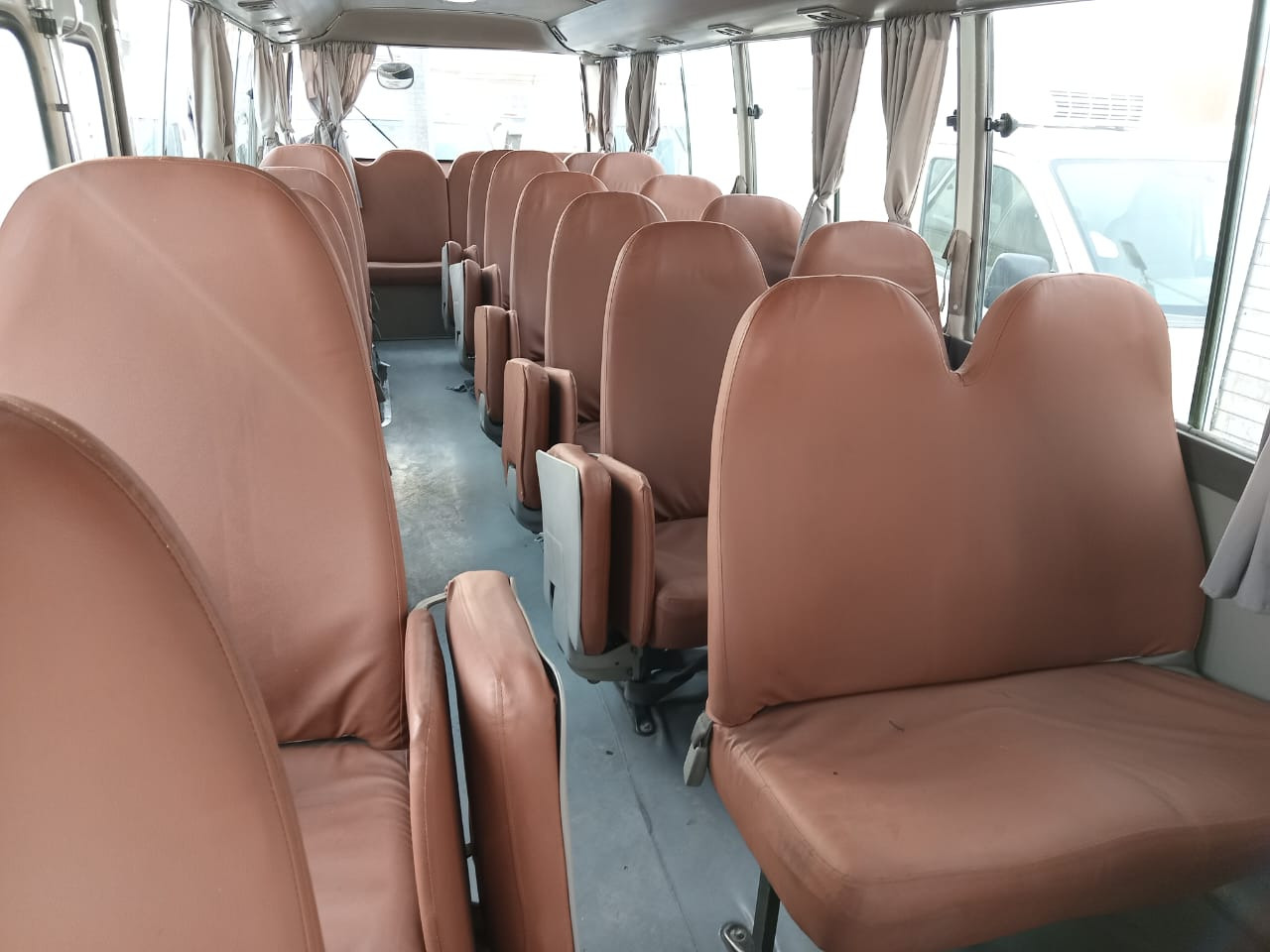TOYOTA Coaster ... 30 places - diesel - climatisé ... BELGIQUE.. - Minibuss, Persontransport: bilde 4 TOYOTA Coaster ... 30 places - diesel - climatisé ... BELGIQUE.. - Minibuss, Persontransport: bilde 4