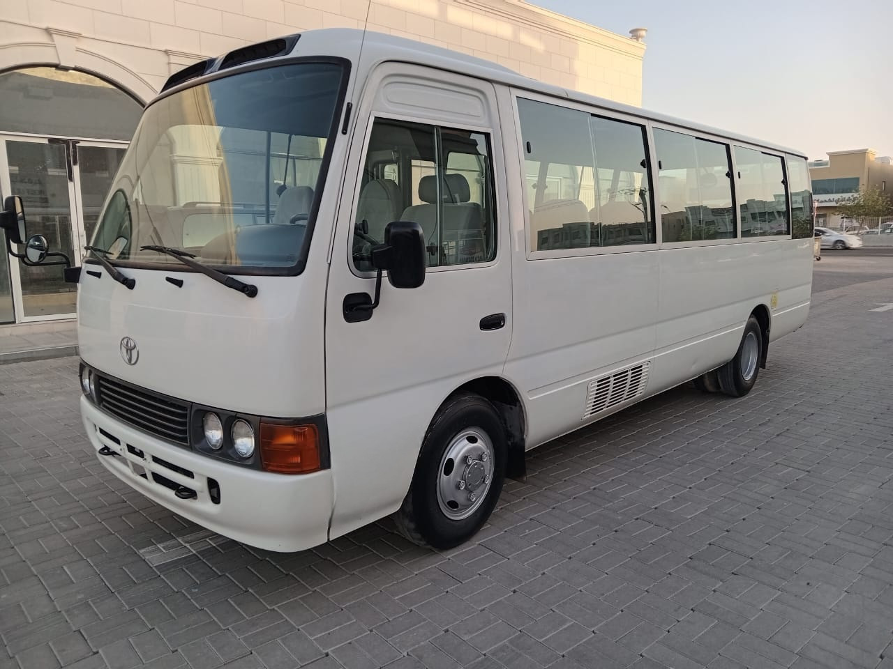 TOYOTA Coaster ... 30 places - diesel - climatisé ... BELGIQUE.. - Minibuss, Persontransport: bilde 1 TOYOTA Coaster ... 30 places - diesel - climatisé ... BELGIQUE.. - Minibuss, Persontransport: bilde 1