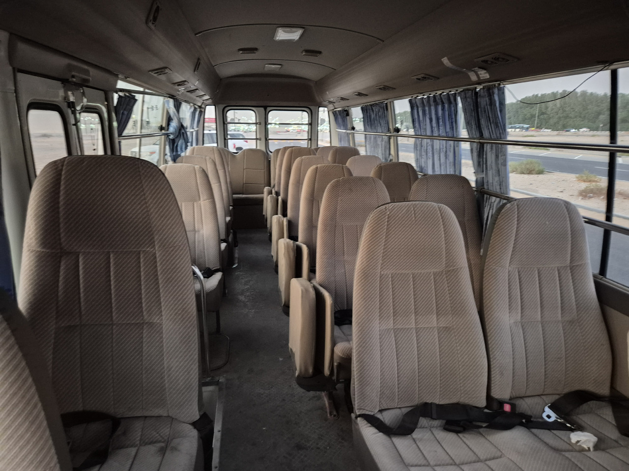 Toyota Coaster ... 30 places - climatisé - Minibuss, Persontransport: bilde 5 Toyota Coaster ... 30 places - climatisé - Minibuss, Persontransport: bilde 5