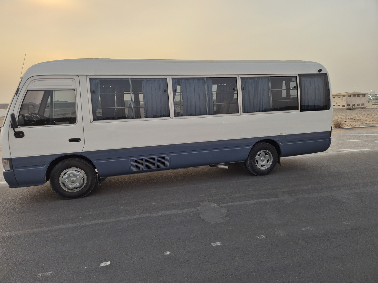 Toyota Coaster ... 30 places - climatisé - Minibuss, Persontransport: bilde 3 Toyota Coaster ... 30 places - climatisé - Minibuss, Persontransport: bilde 3