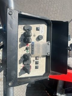 Billift Nissan NT400: bilde 16 Billift Nissan NT400: bilde 16