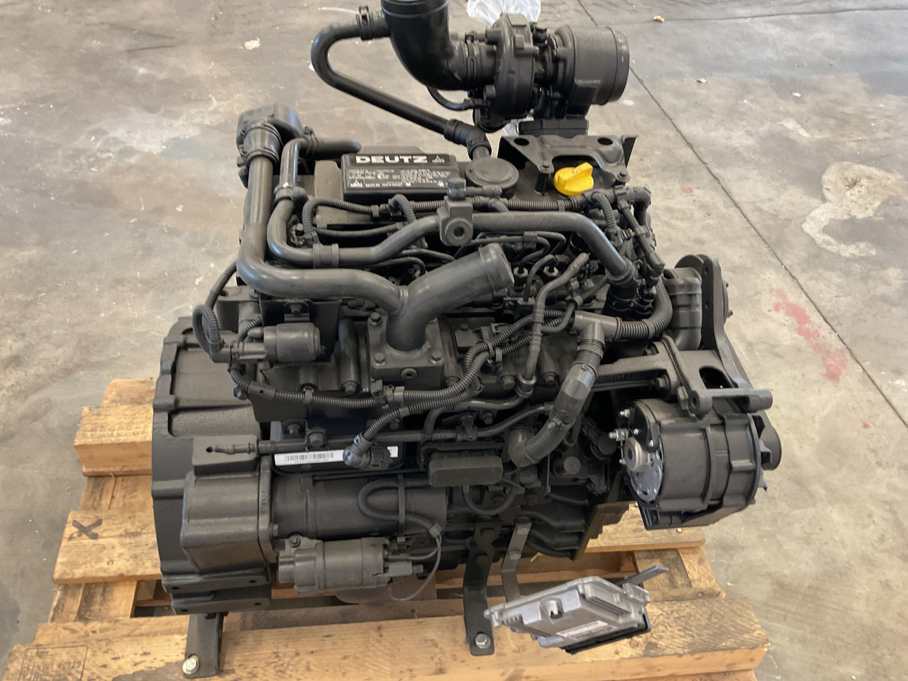 DEUTZ TCD 3.6L4, brand new diesel engine (2) - Motor: bilde 5 DEUTZ TCD 3.6L4, brand new diesel engine (2) - Motor: bilde 5
