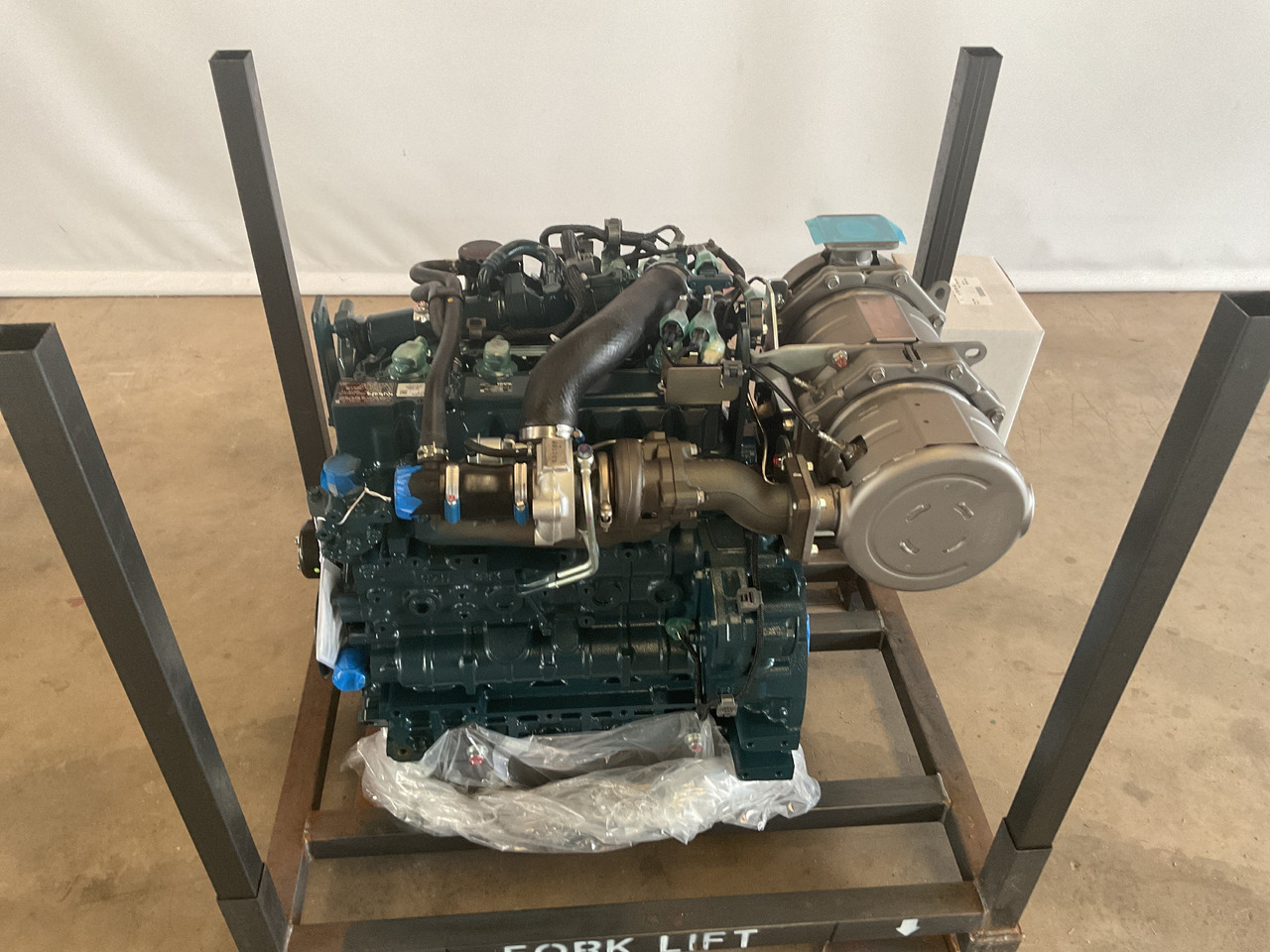 Kubota V3307 CR-T - Motor: bilde 2 Kubota V3307 CR-T - Motor: bilde 2